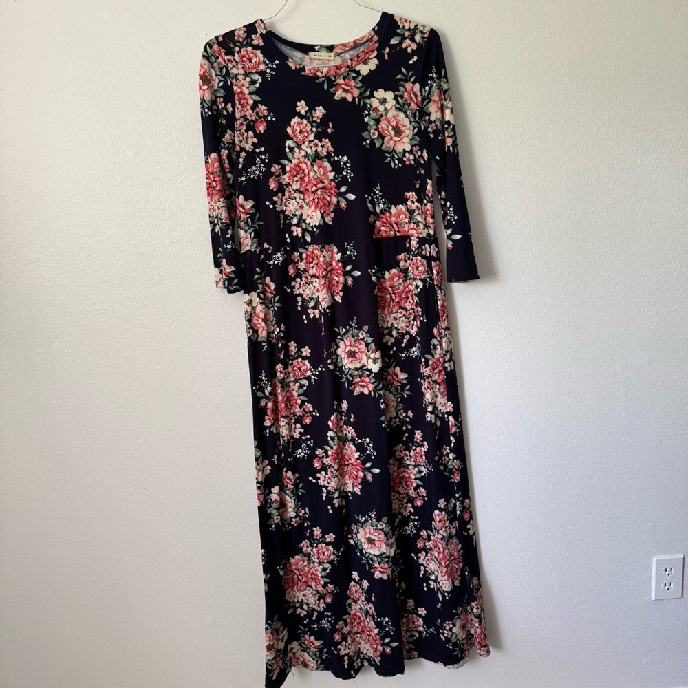 Reb & J. Navy Floral Maxi Dress | Size Small $25
